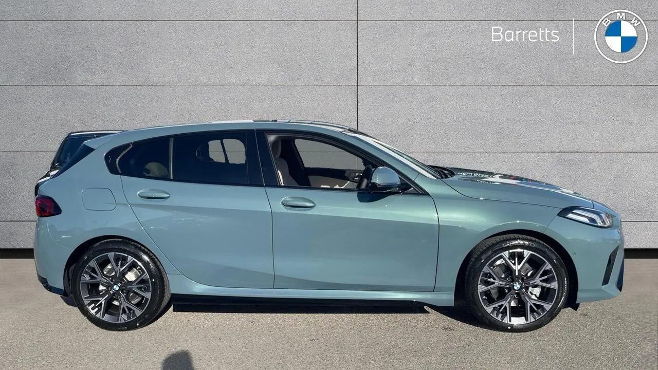 BMW 1 Series 2026 photo 3