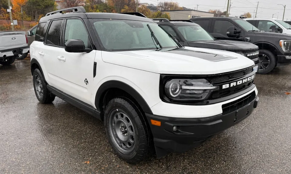 Ford Bronco Sport 2024 photo 2