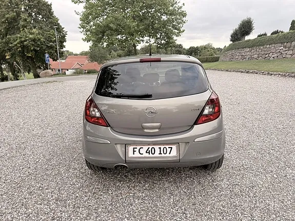Opel Corsa 2010 photo 4