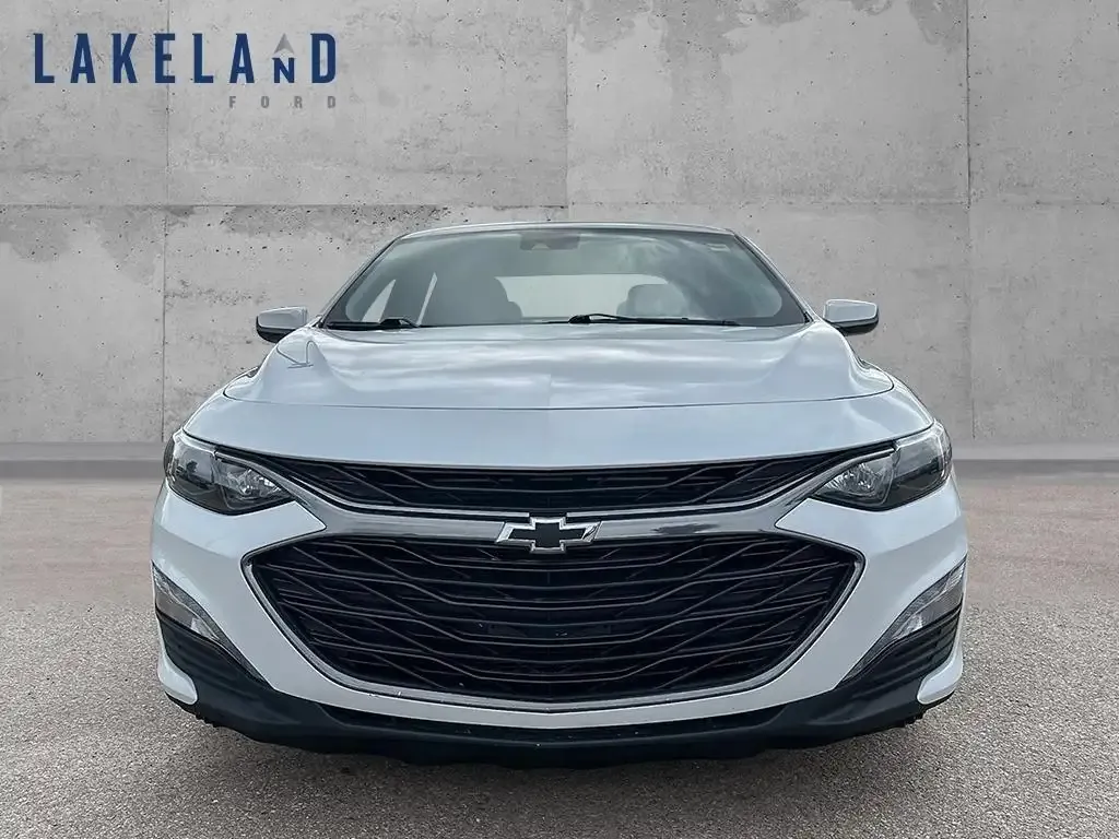 Chevrolet Malibu 2024 photo 2