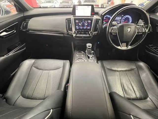 Toyota Crown Hybrid Rs 2018 photo 3