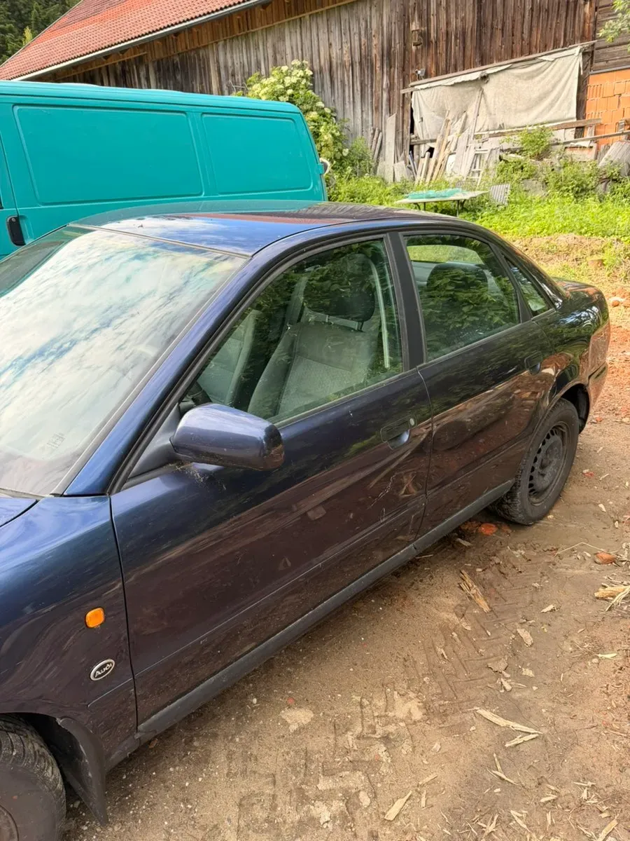 Audi A4 1997 photo 2