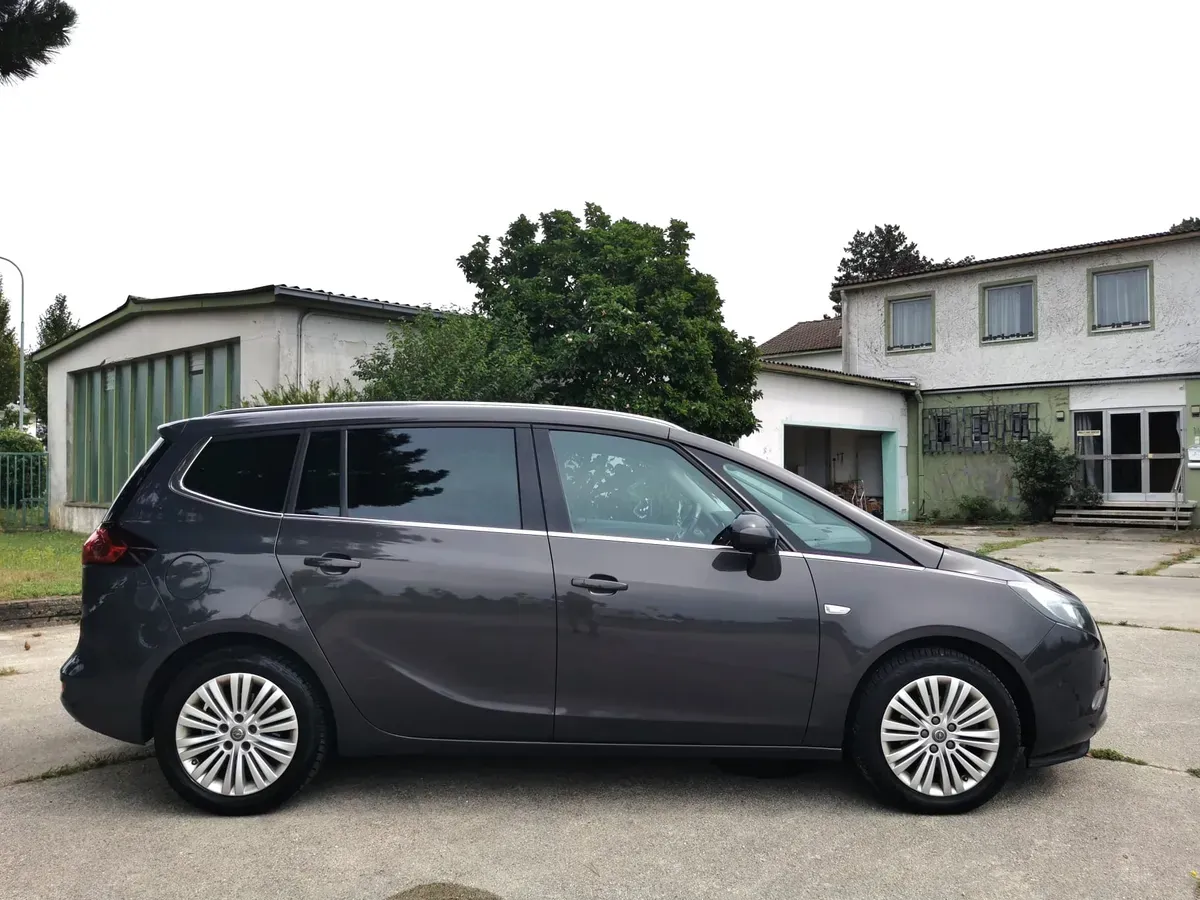 Opel Zafira 2016 photo 2