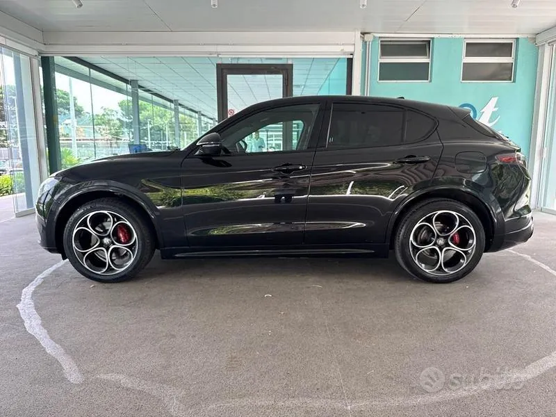 Alfa Romeo Stelvio 2024 photo 2