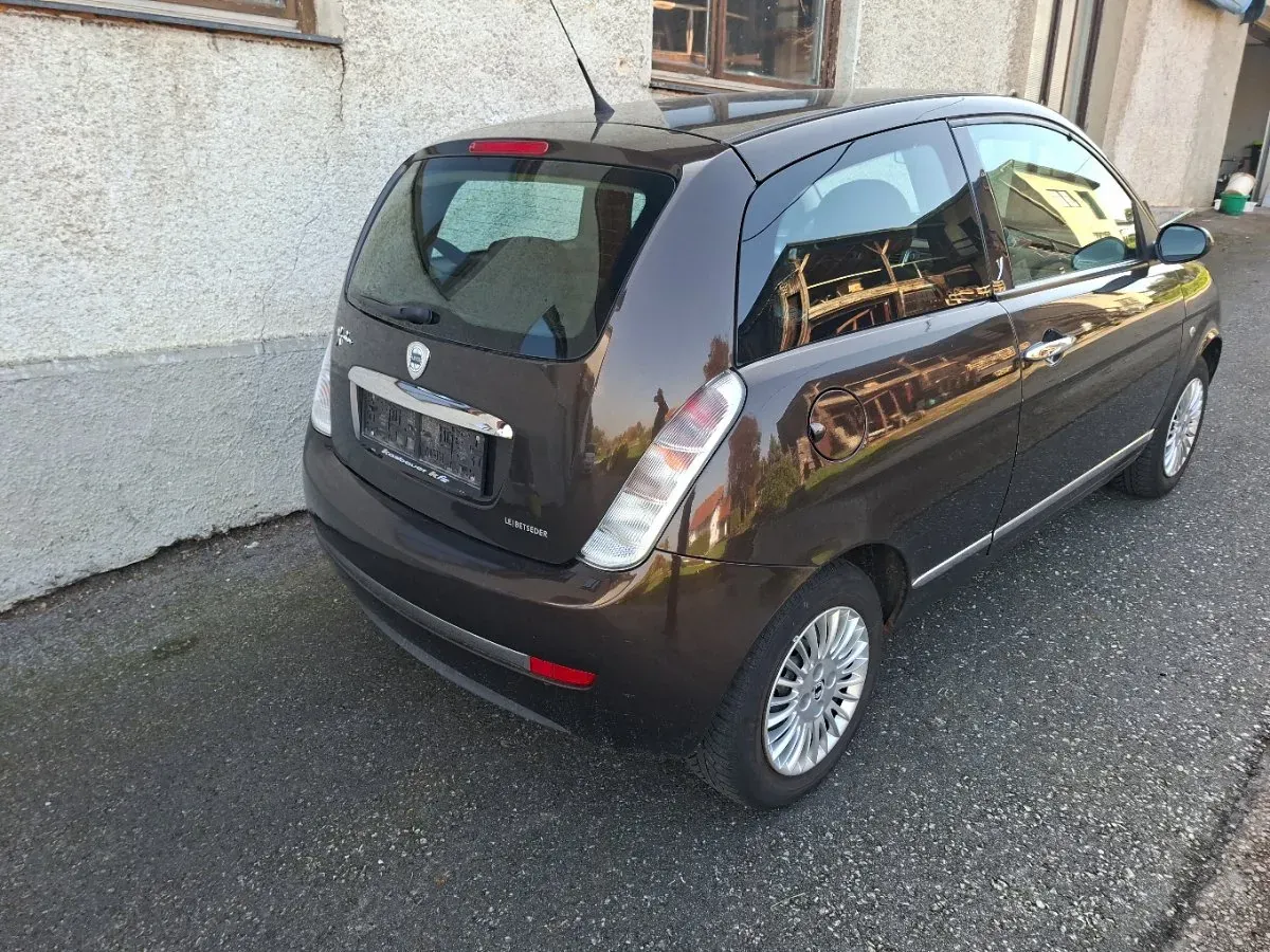 Lancia Y_Ypsilon 2008 photo 2