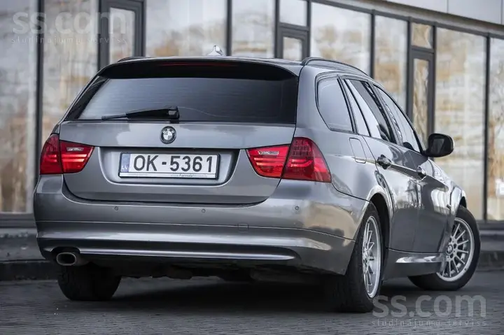 BMW 320D 2010 photo 3