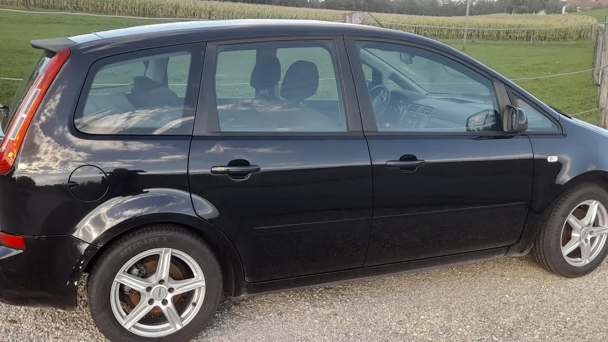 Ford C-Max 2010 photo 2
