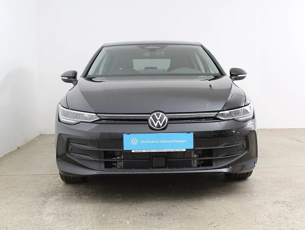 Volkswagen Golf 2026 photo 2