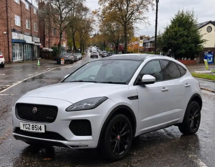 Jaguar E-Pace 2018 photo 2