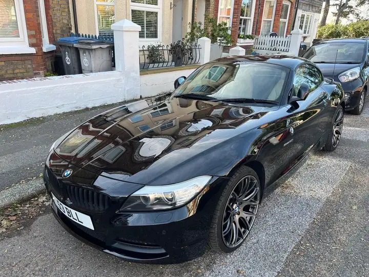 BMW Z4 2010 photo 2
