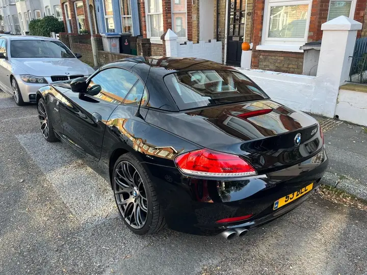 BMW Z4 2010 photo 3