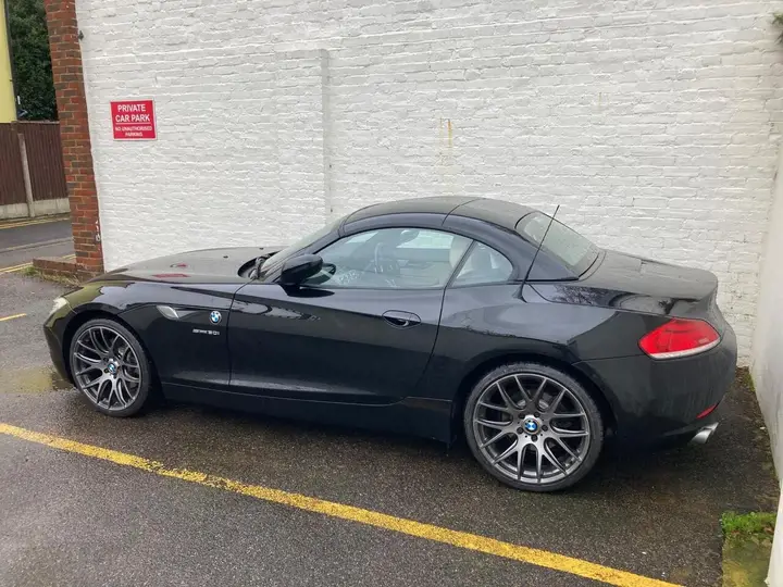 BMW Z4 2010 photo 4
