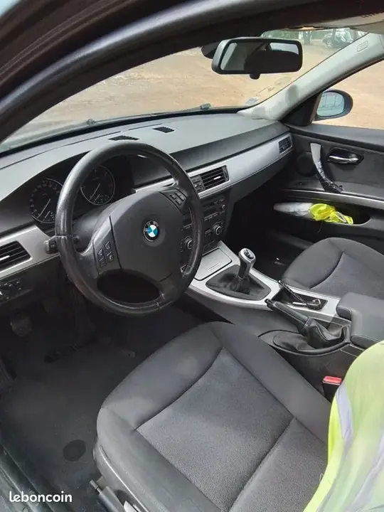 BMW 318D 2008 photo 3