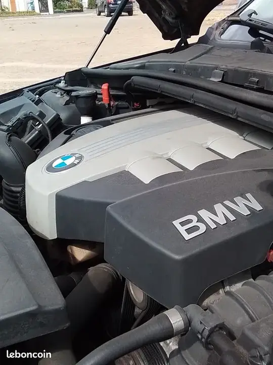 BMW 318D 2008 photo 2