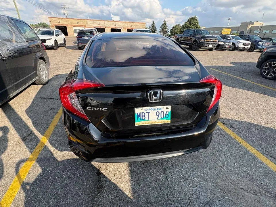 Honda Civic 2018 photo 3