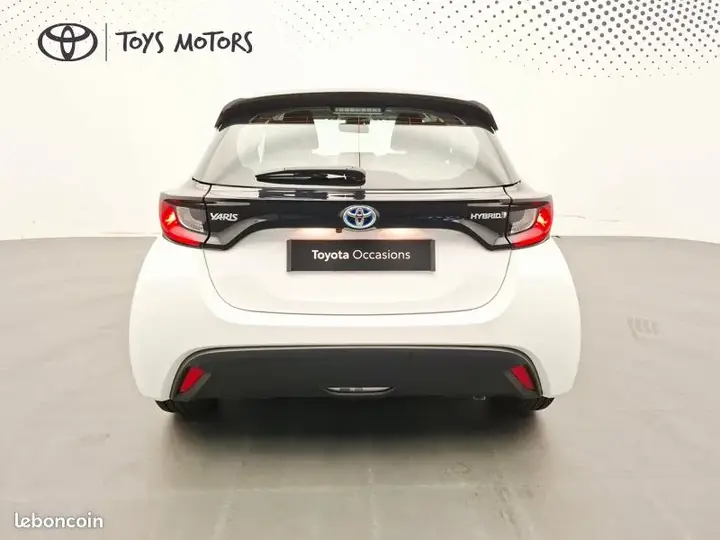 Toyota Yaris 2023 photo 4