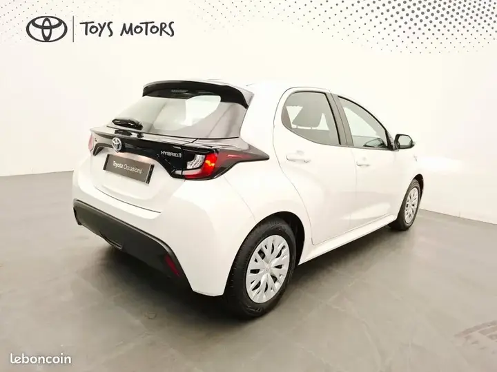 Toyota Yaris 2023 photo 5