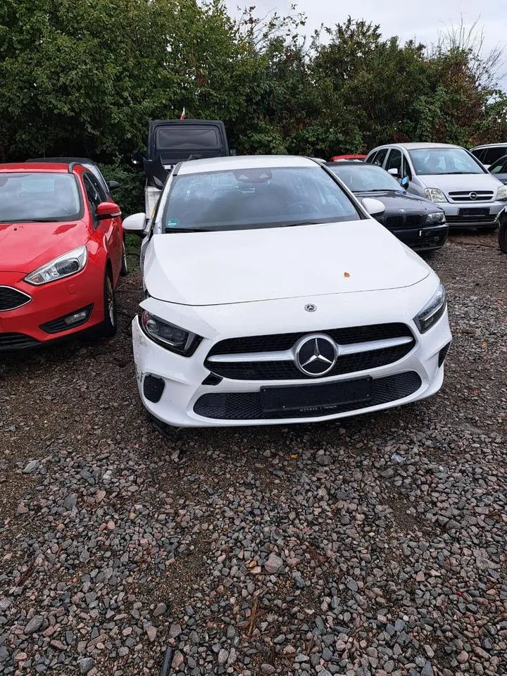 Mercedes-Benz A 220