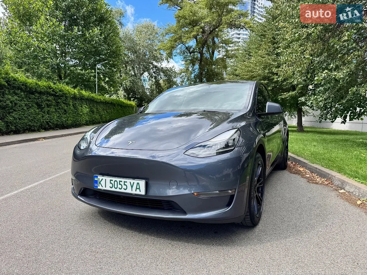 Tesla Model Y 2023 photo 2