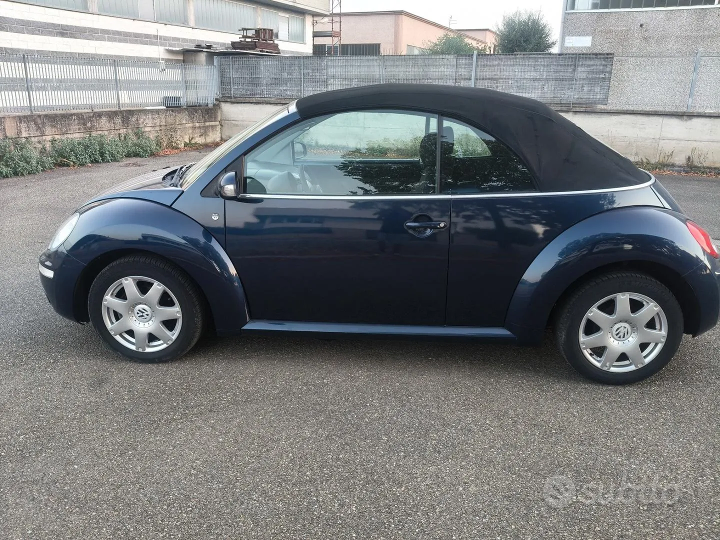 Volkswagen New Beetle 2006 photo 3
