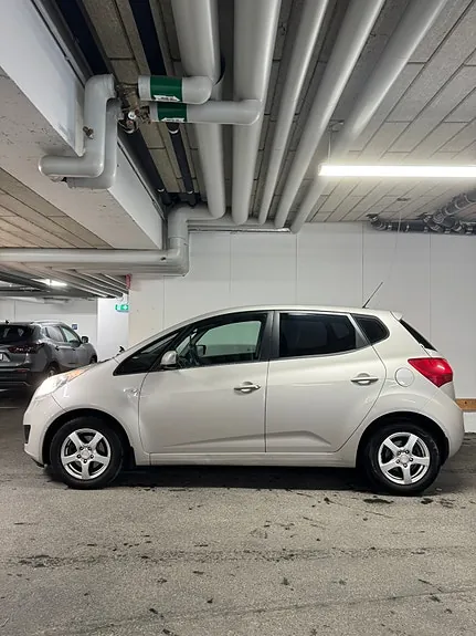 Kia Venga 2011 photo 4