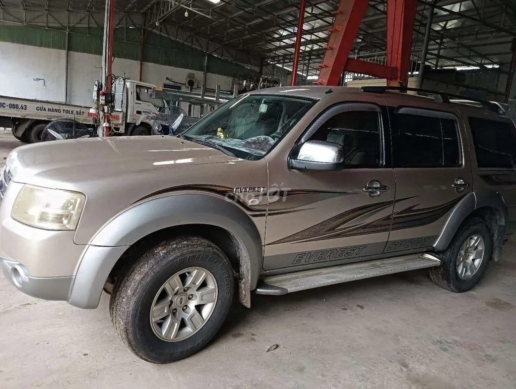 Ford Everest 2009 photo 3