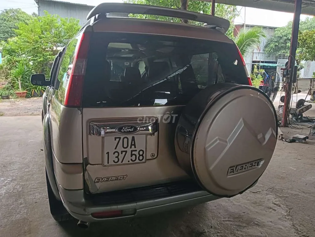 Ford Everest 2009 photo 2