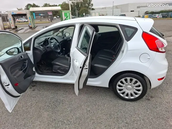 Ford Fiesta 2016 photo 3