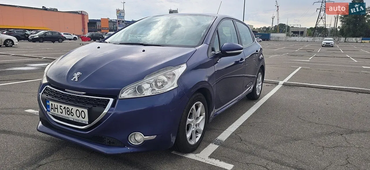Peugeot 208 2013 photo 3