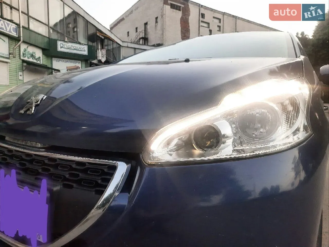 Peugeot 208 2013 photo 2