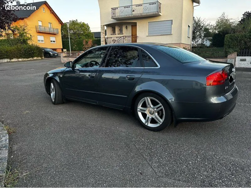 Audi A4 2005 photo 2