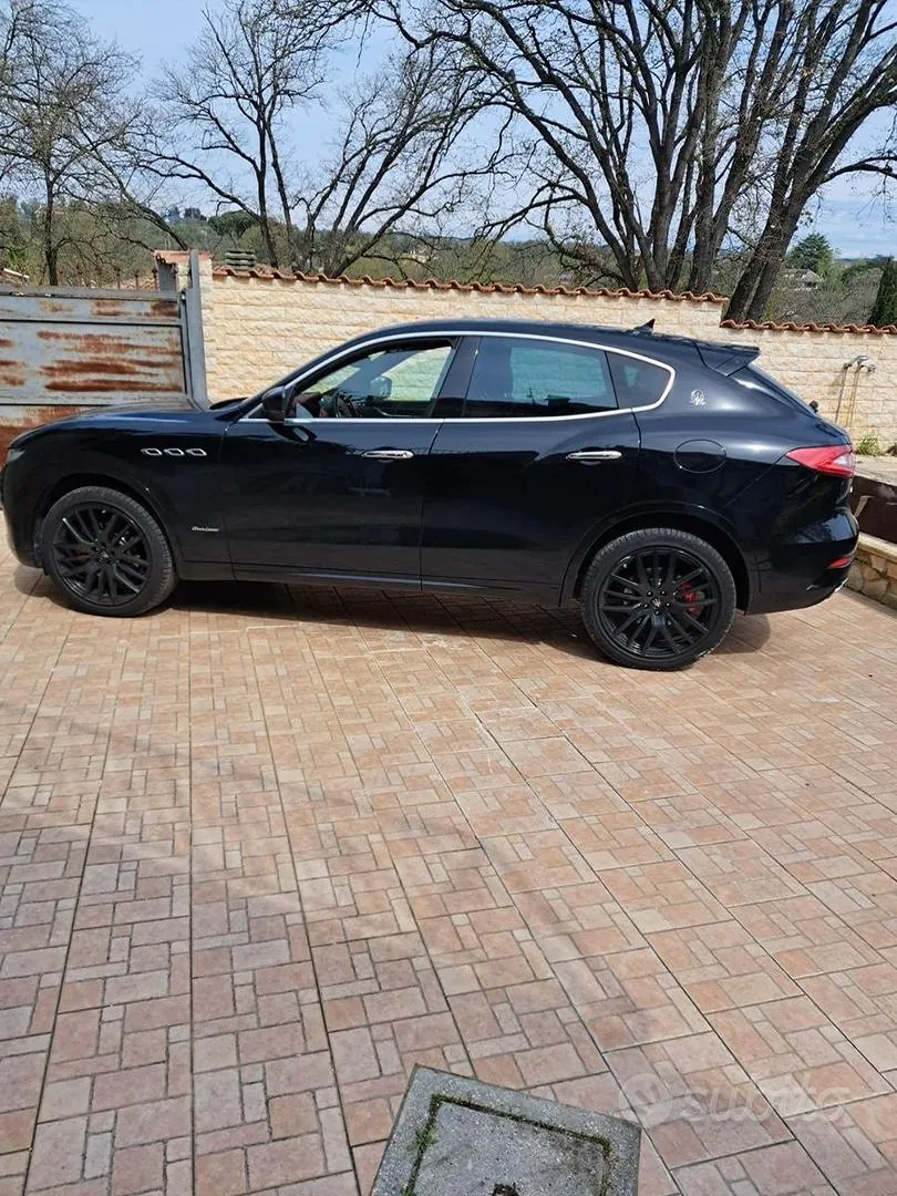 Maserati Levante 2018 photo 2