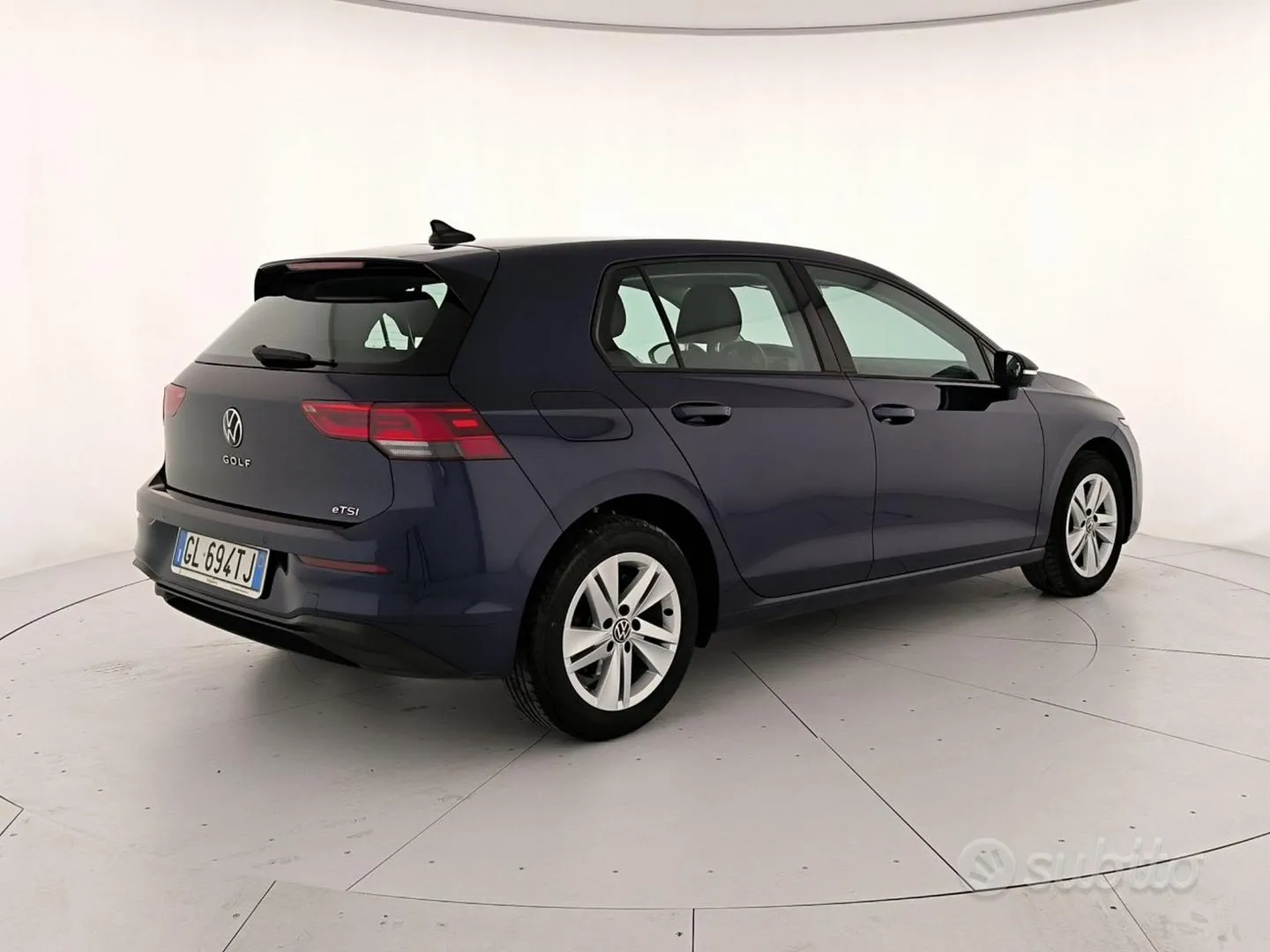 Volkswagen Golf 2023 photo 2