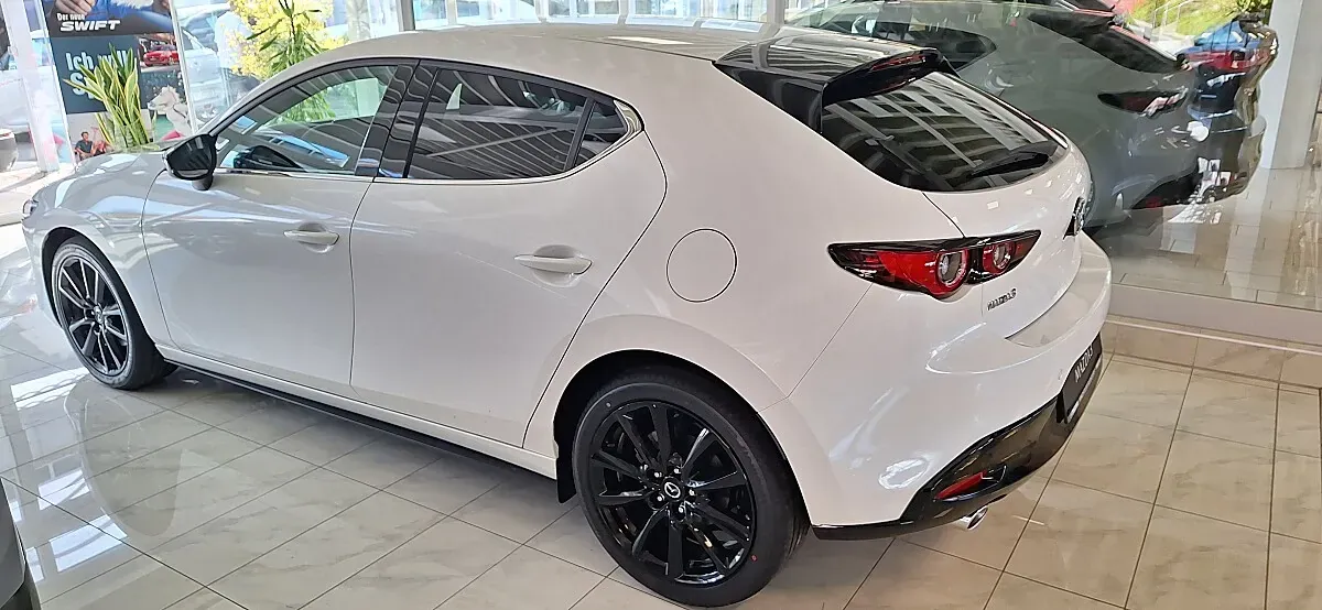 Mazda Mazda3 photo 2