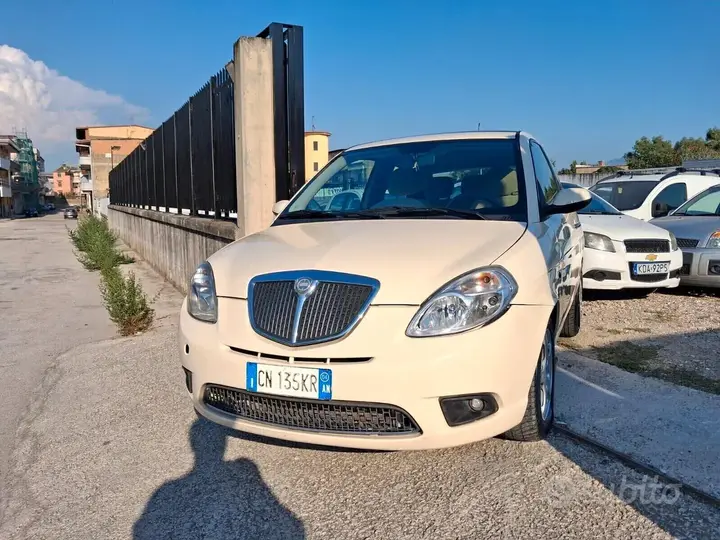 Lancia Ypsilon 2004 photo 2