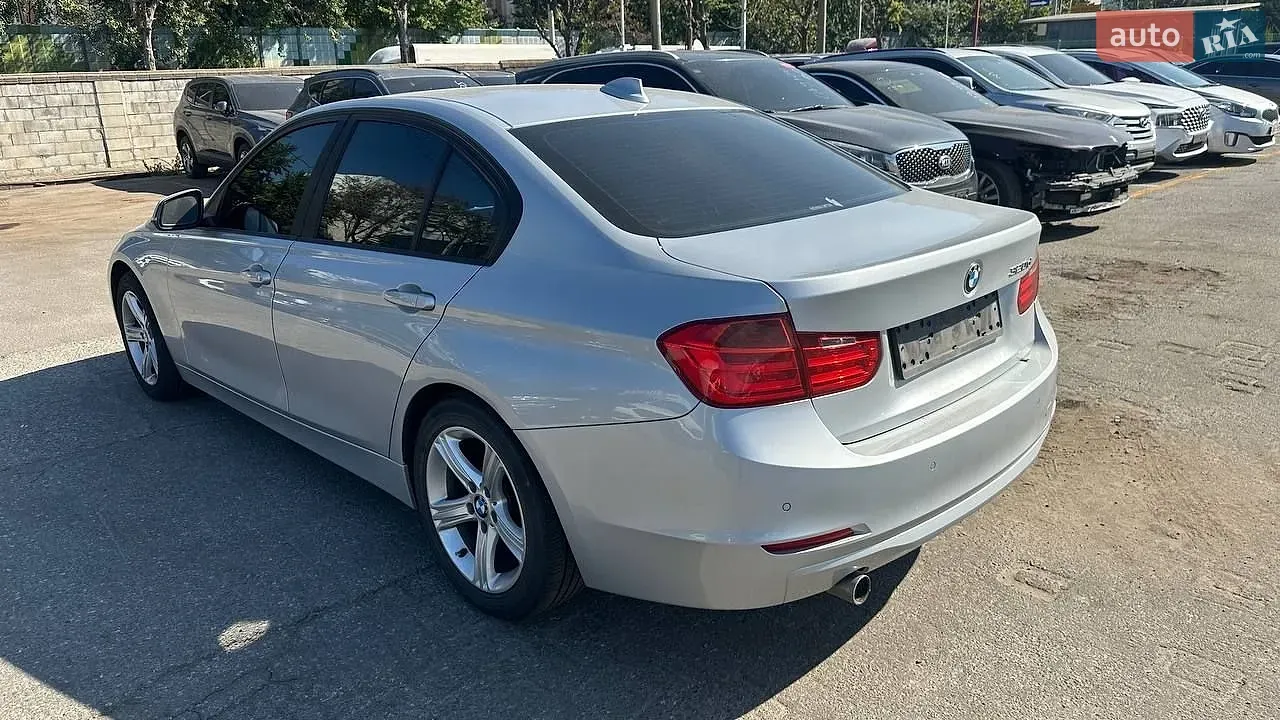 BMW 3 Series 2015 photo 3