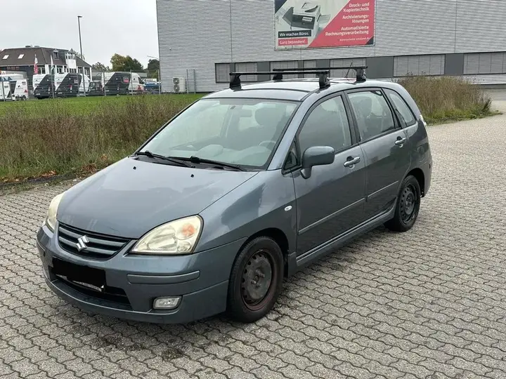 Suzuki Liana