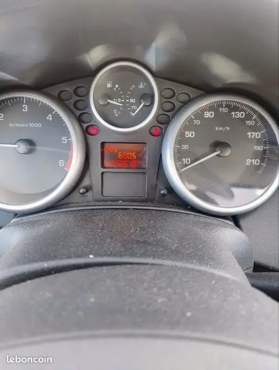 Peugeot 207 2008 photo 3