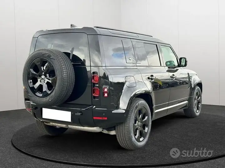 Land Rover Defender 2024 photo 2