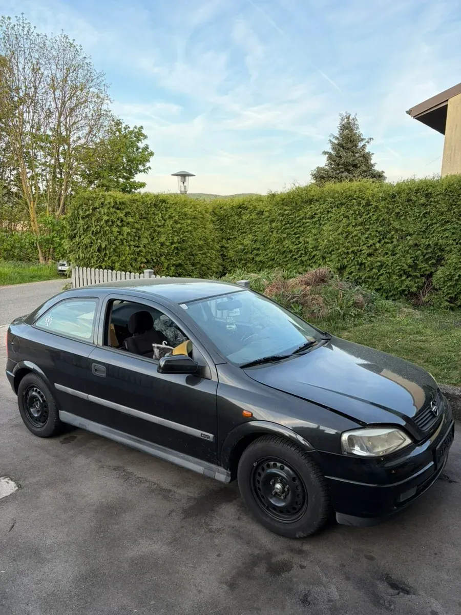 Opel Astra 2000 photo 2
