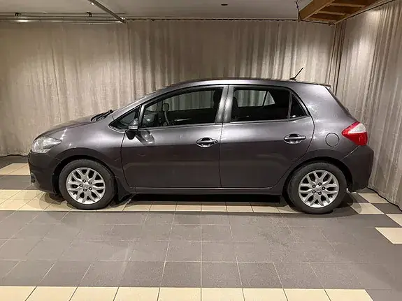 Toyota Auris 2010 photo 5