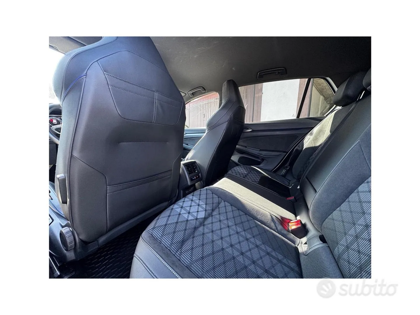 Volkswagen Golf 2024 photo 3