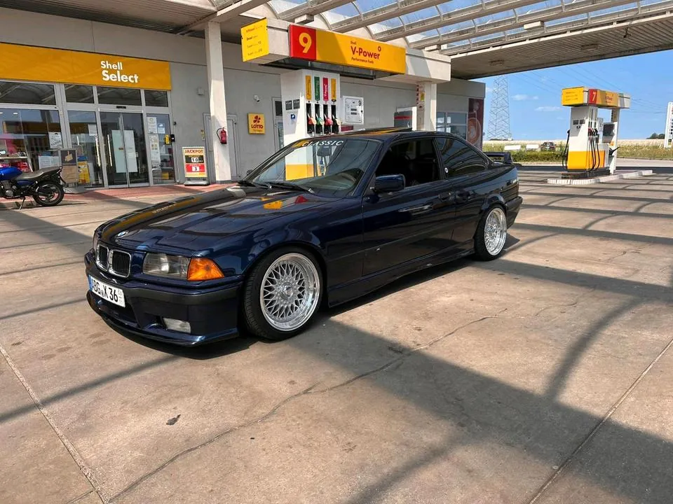 BMW 325I