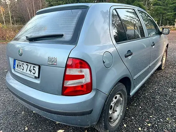 Skoda Fabia 2005 photo 4