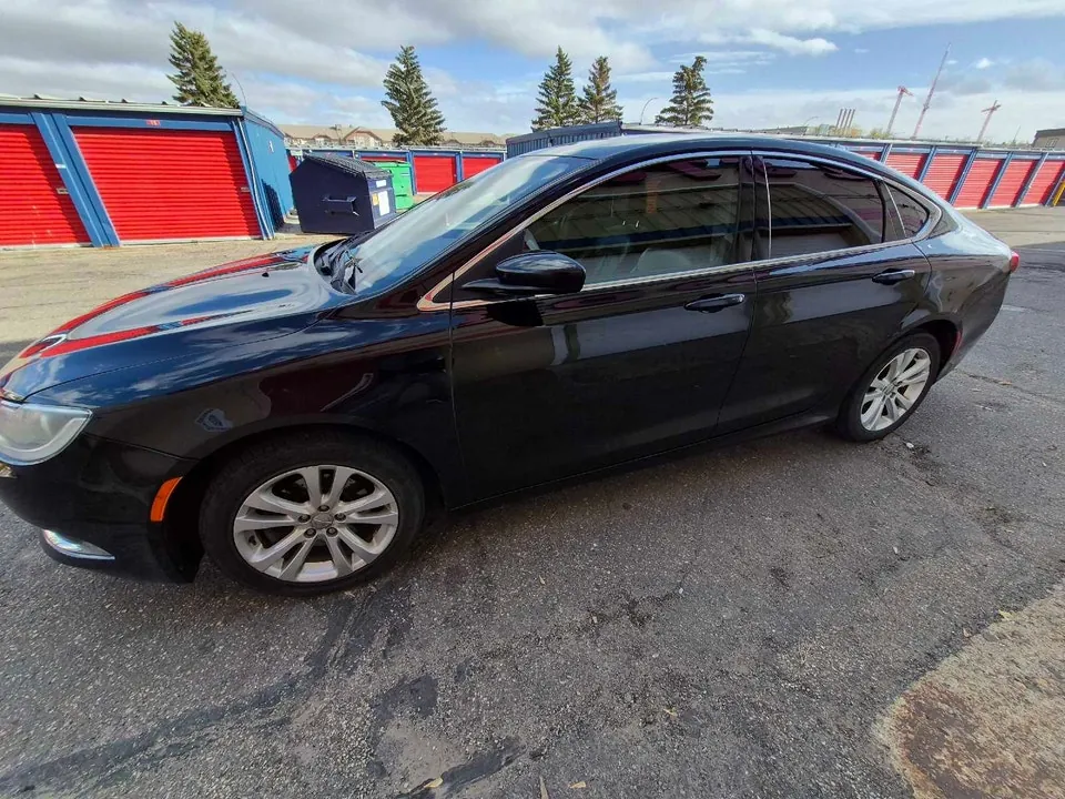Chrysler 200 2015 photo 2