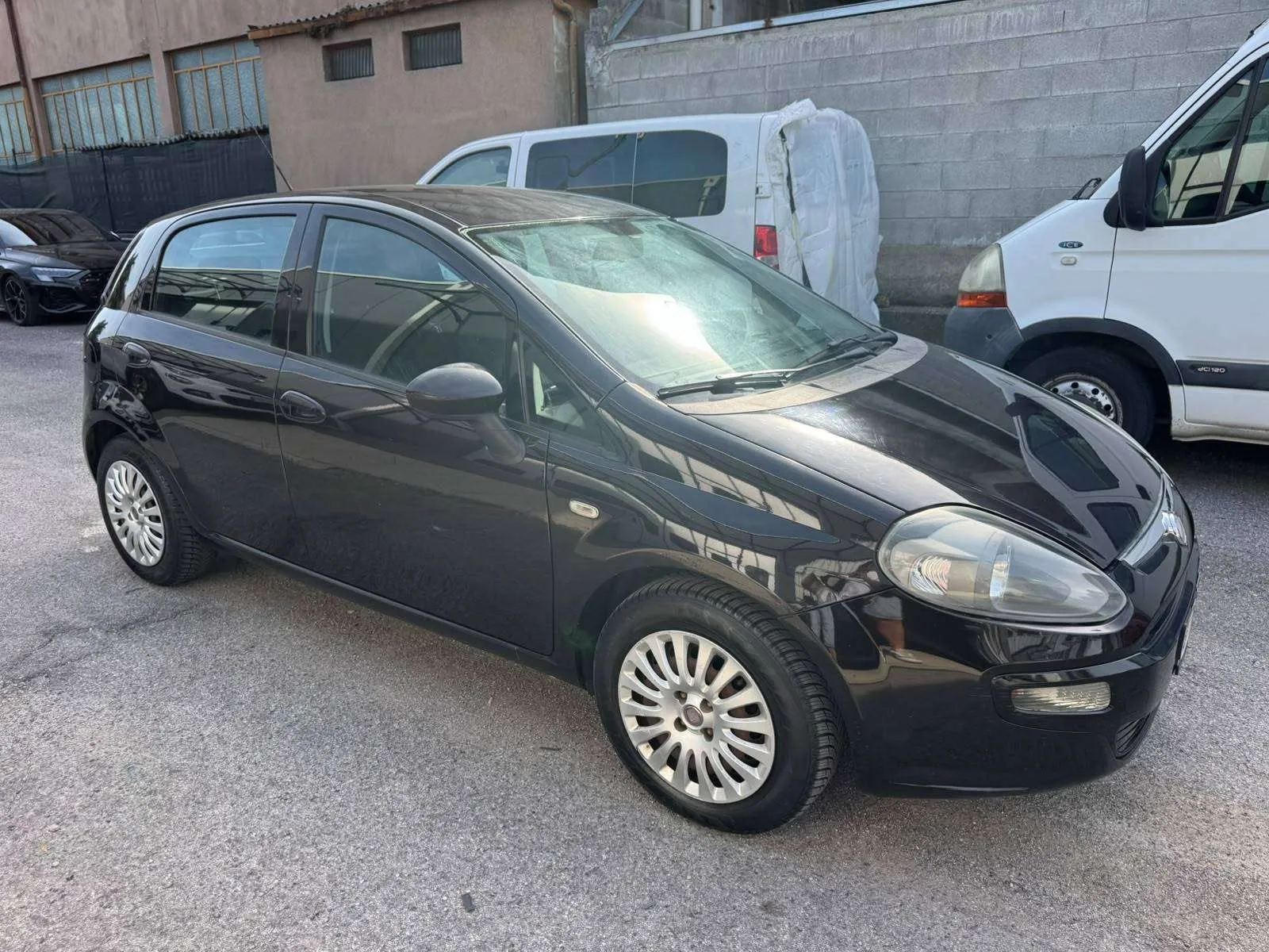 Fiat Punto Evo 2011 photo 3