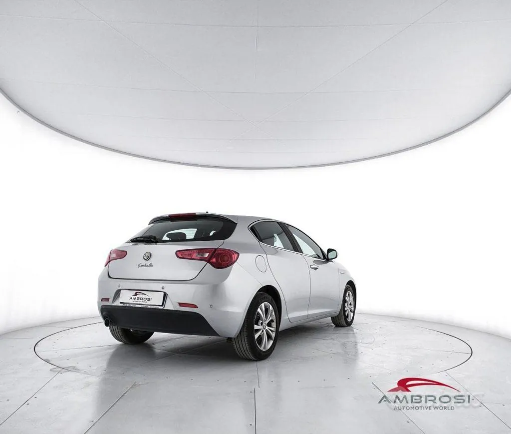 Alfa Romeo Giulietta 2013 photo 3