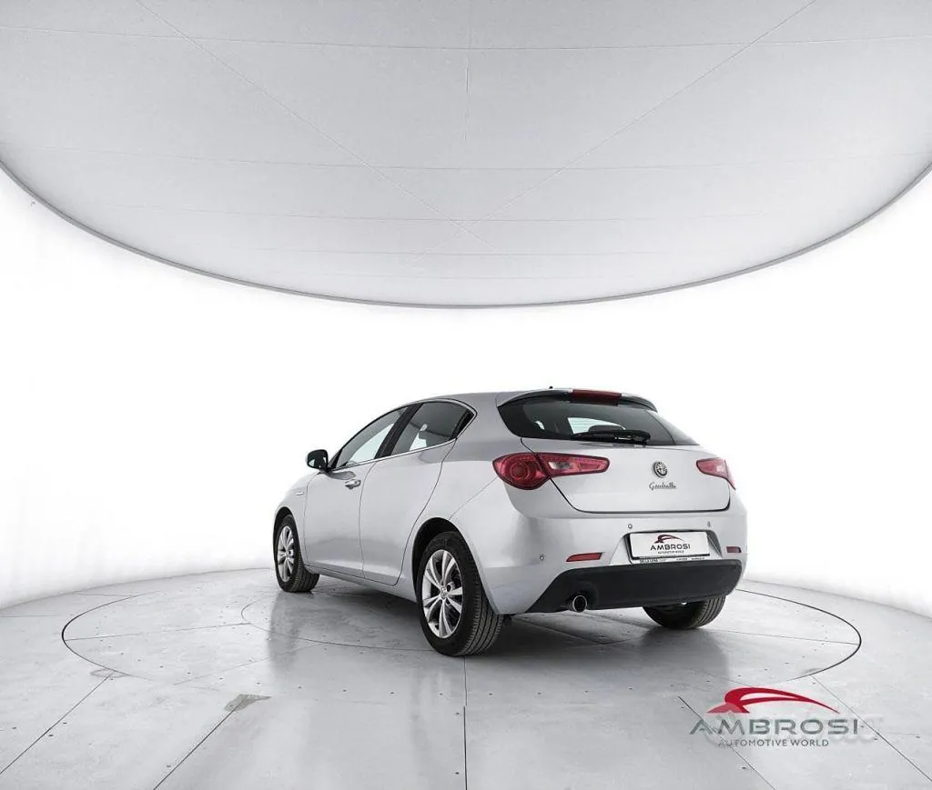 Alfa Romeo Giulietta 2013 photo 4