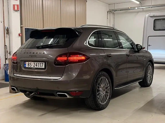 Porsche Cayenne 2011 photo 4