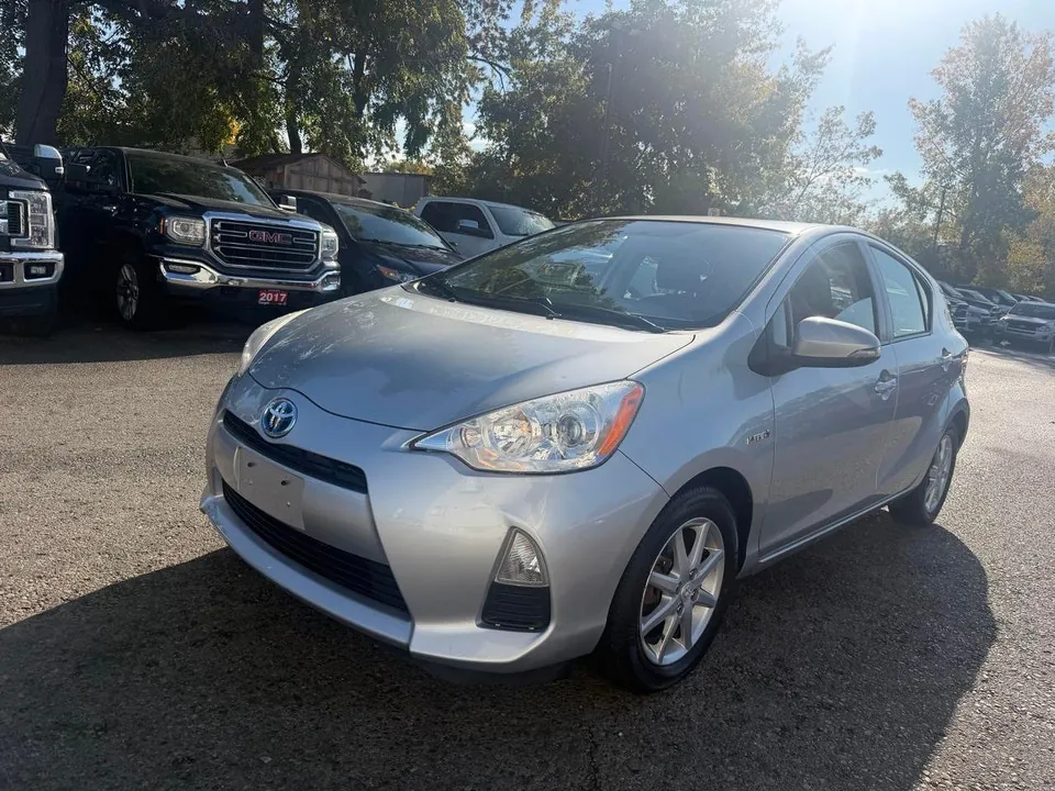 Toyota Prius C 2013 photo 3
